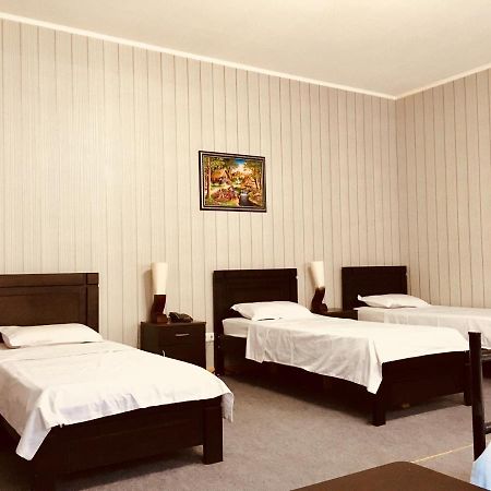 טביליסי Hotel Nice מראה חיצוני תמונה