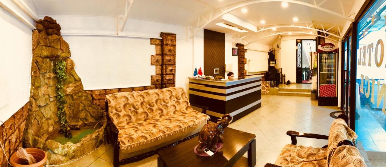 טביליסי Hotel Nice מראה חיצוני תמונה
