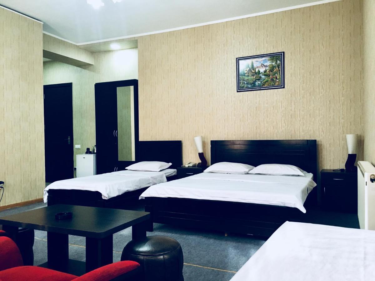 טביליסי Hotel Nice מראה חיצוני תמונה