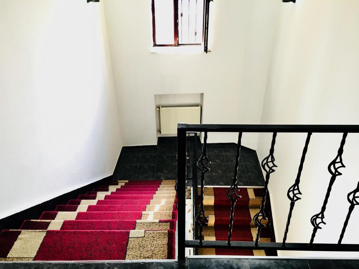 טביליסי Hotel Nice מראה חיצוני תמונה
